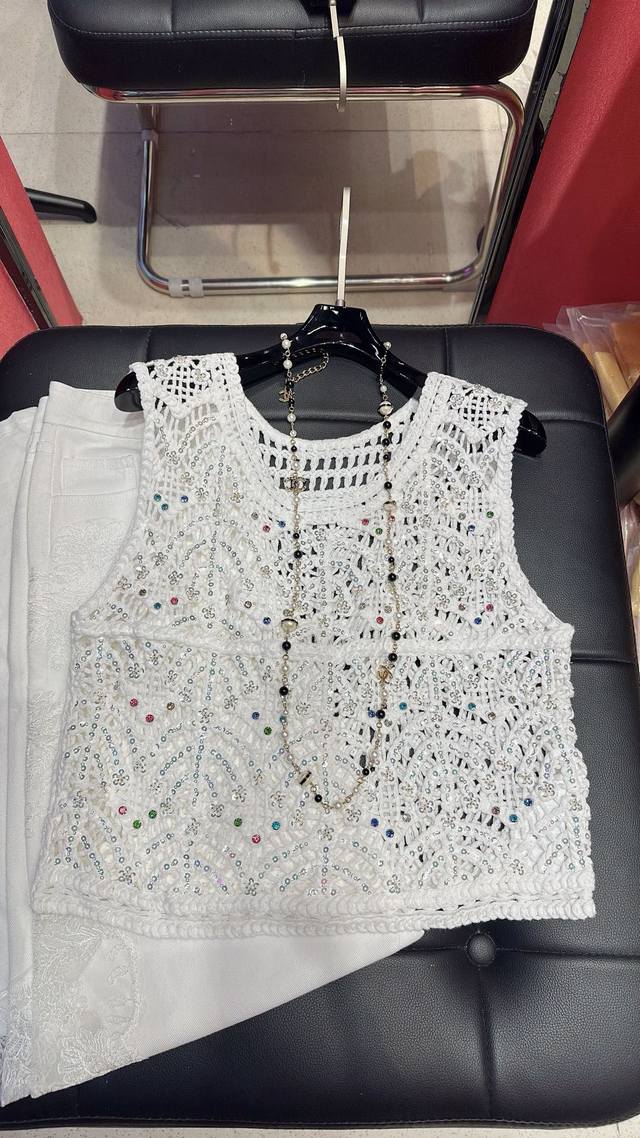 Strongly recommend the heavy-duty summer crochet hollow vest version with super