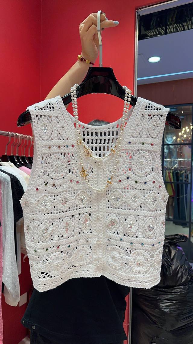 Strongly recommend the heavy-duty summer crochet hollow vest version with super