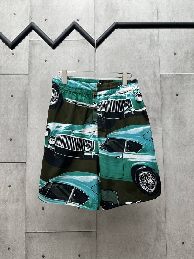 Bur*Erry 2025F Early Autumn New Style Printed Casual Beach Shorts Black and gree