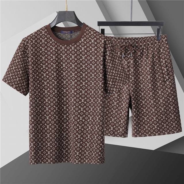 2025 Spring and Summer New T-shirt. Early Spring New Men's Round Neck Classic Lo