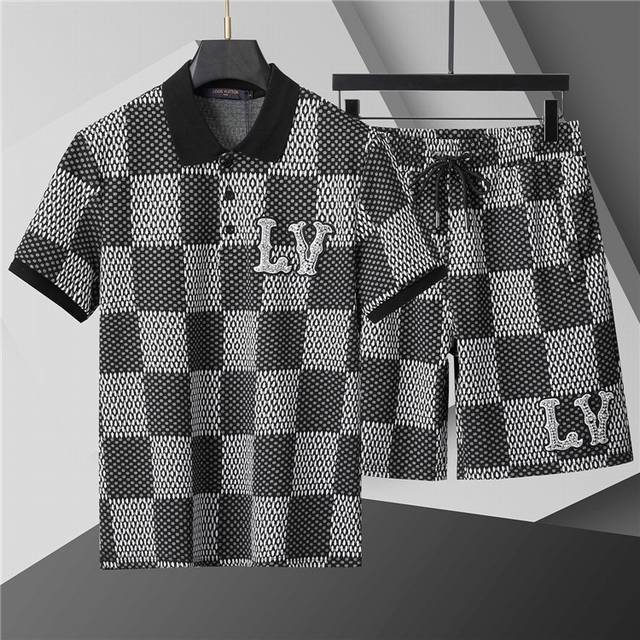 2025 Spring and Summer New T-shirt. Early Spring New Men's Round Neck Classic Lo