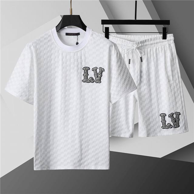 2025 Spring and Summer New T-shirt. Men's round neck classic logo lapel uses imp