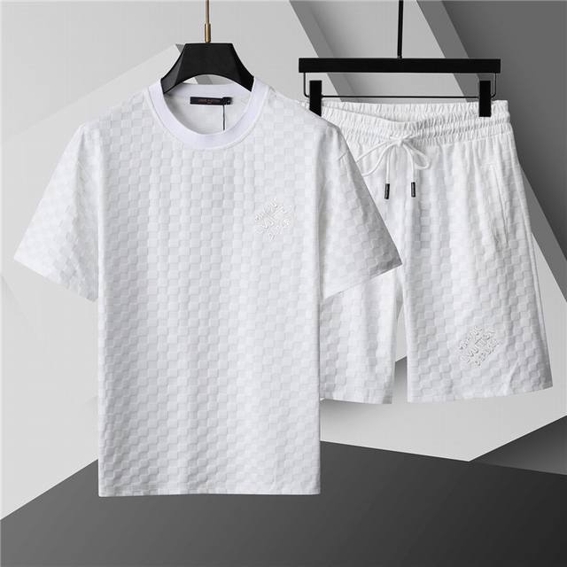 2025 Spring and Summer New T-shirt. Men's round neck classic logo lapel uses imp