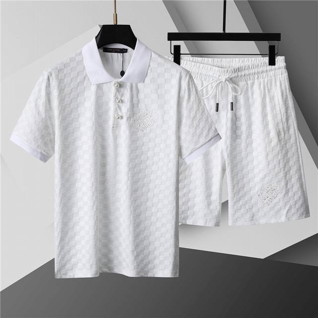 2025 Spring and Summer New T-shirt. Men's round neck classic logo lapel made of