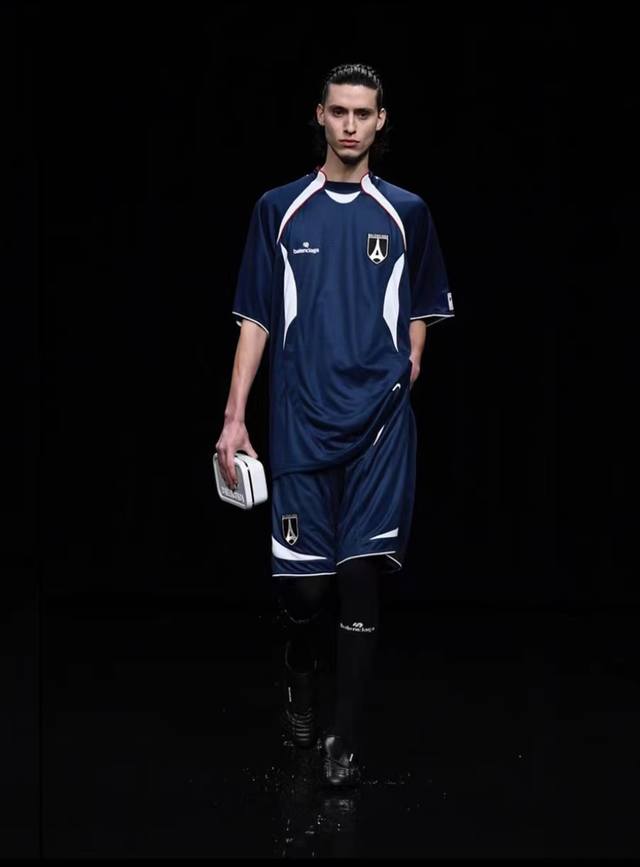 E07# Eiffel Tower football embroidered short-sleeved jersey in stock for men and