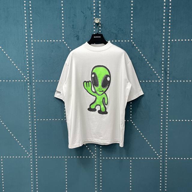 Balenciaga Blcg 25Ss luminous alien print short-sleeved T-shirt, a must-have for