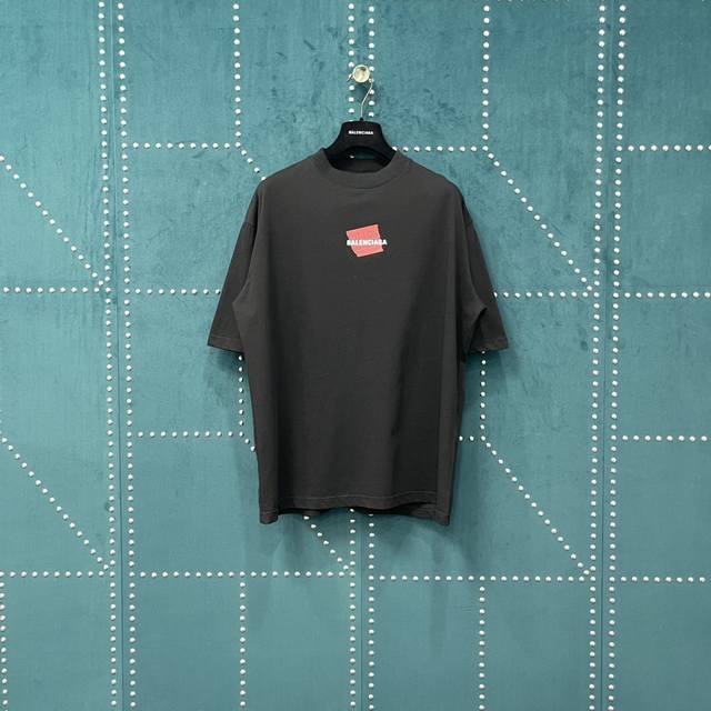 Balenciaga Blcg 25Ss red tape altered print short-sleeved T-shirt. A must-have f