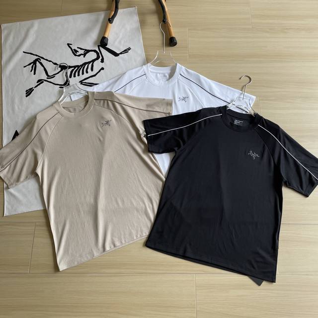 High-quality Arc'teryx short-sleeved cotton T-shirt with a small embroidered log