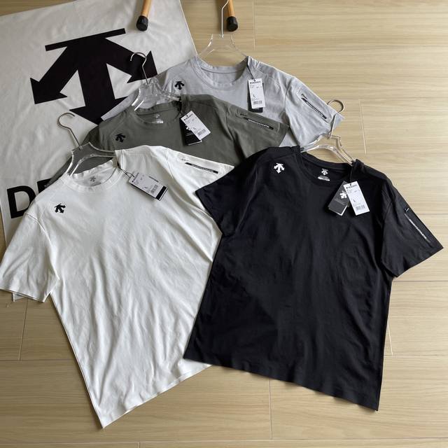 High-quality short-sleeved Descente four-color quick-drying polo shirt. Summer u