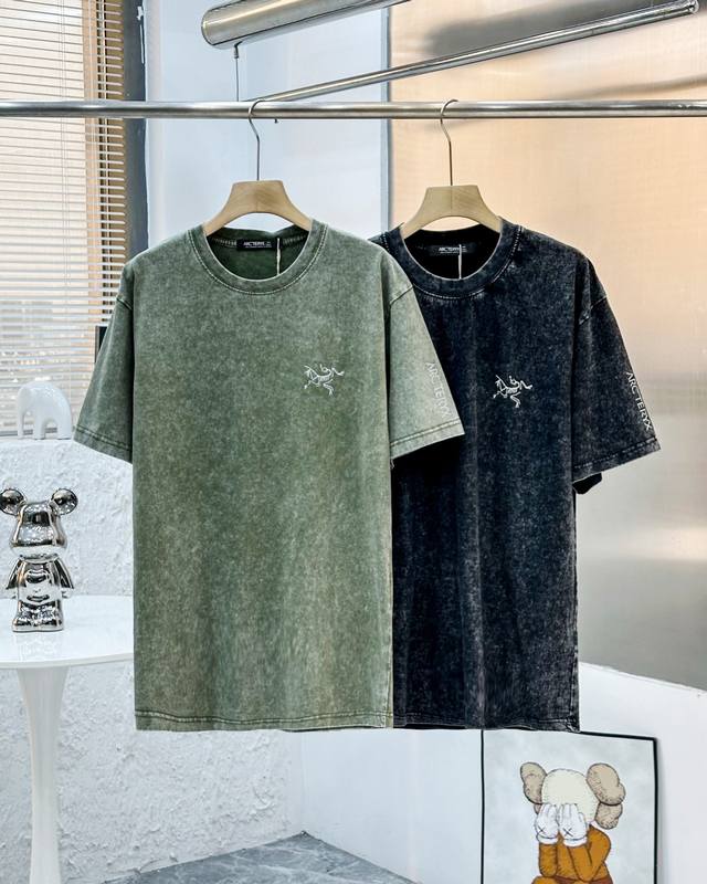 Arc'teryx SS Washed Unisex Short-Sleeve T-Shirt. This Arc'teryx unisex short-sle