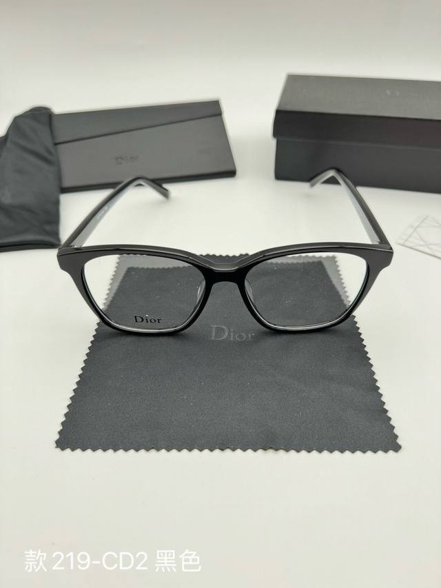 Dior glasses frame, no makeup frame with full package. Item number: 219-Cd2B. Th