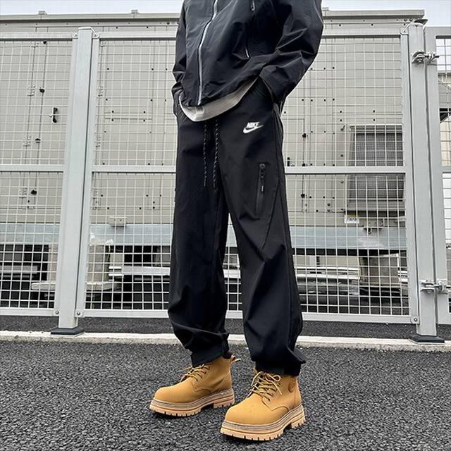 Nike American High Street Functional Outdoor Sports Waterproof Combat Pants. The
