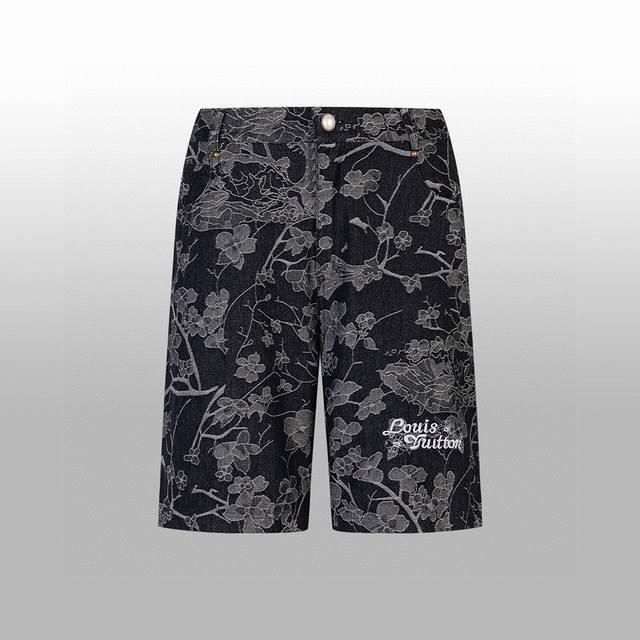 High-Resolution 1V Early Fall Runway Denim Shorts. The same new jacquard pattern