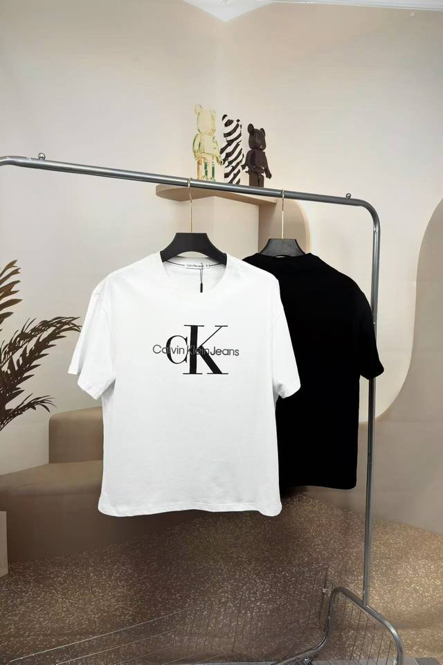 offers Calvin Klein's latest 2025 unisex couple's casual round-neck short-sleeve
