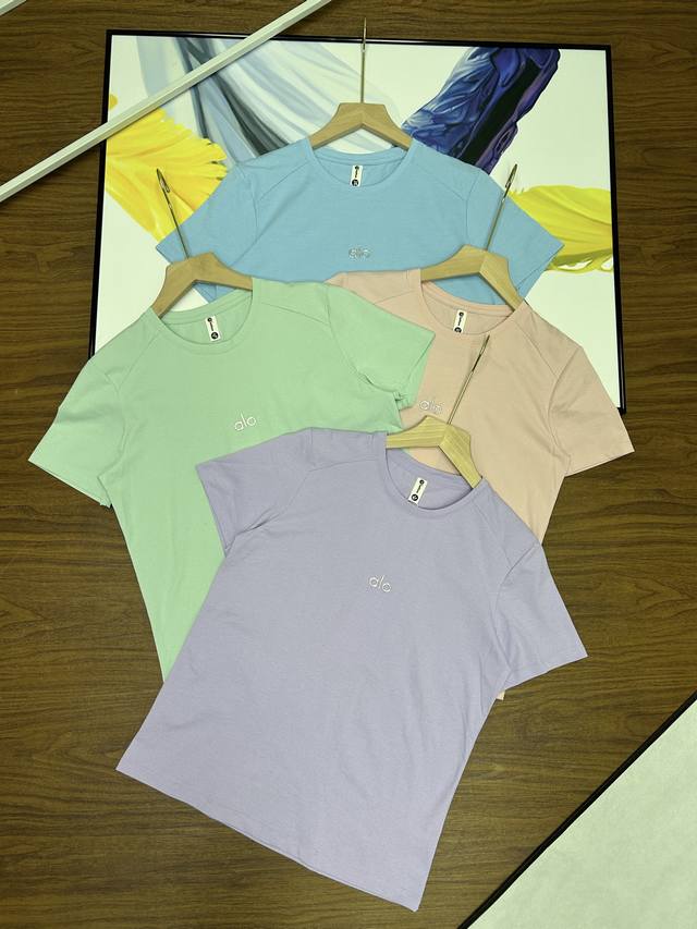 2025 new high-end Alo short-sleeved T-shirt for women, a slim-fitting, round-nec