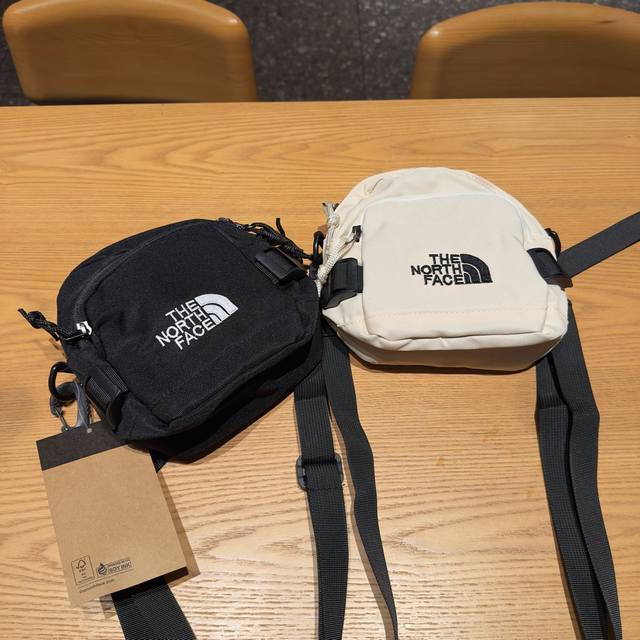 North Face small crossbody bag, this bag looks great on everyone, men and women