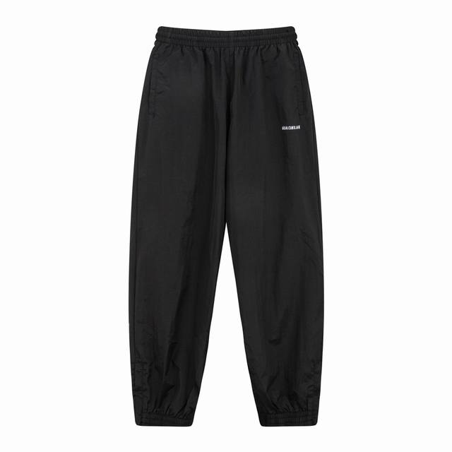 design, zipper opening and closing on both sides, original main label, washed ha