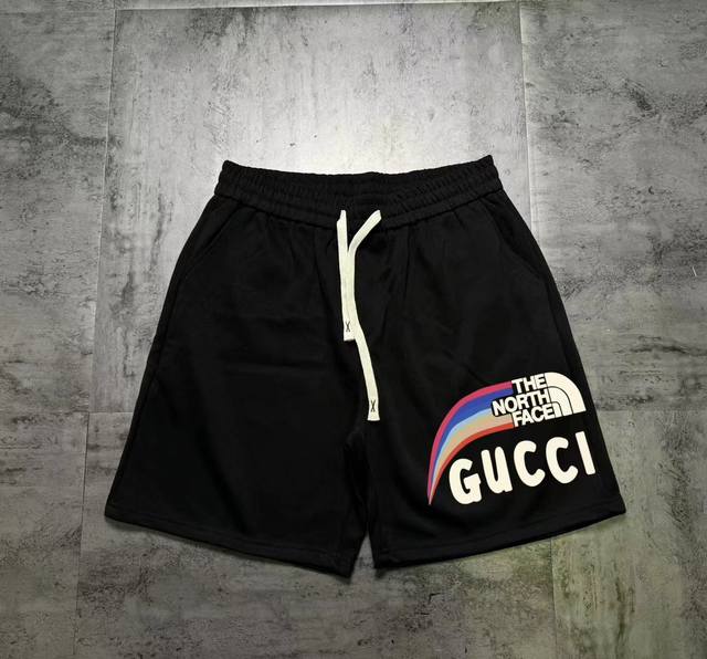 Gucci versatile casual sports couple shorts. Made of sports air layer fabric, br