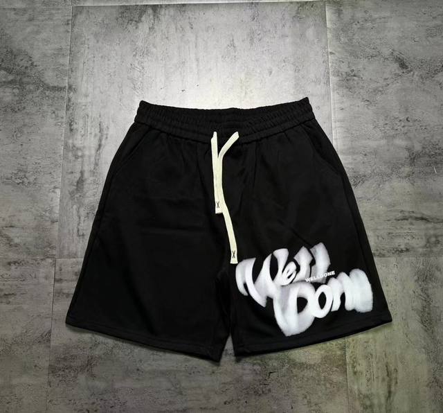 We11Done versatile casual sports couple shorts. Made of sports air layer fabric,