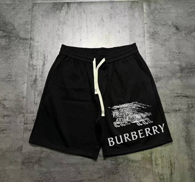 Burberry versatile casual sports couple shorts. Made of sports air layer fabric,