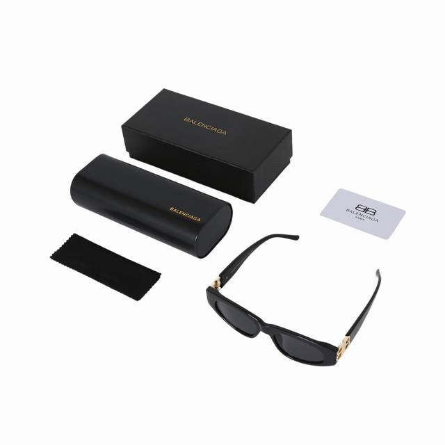 Balenciaga - Super cool personality cat-eye gold double B logo - alloy - oval su