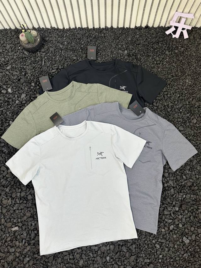 Arc'teryx Arc'teryx summer men's short-sleeved T-shirt with chest zipper and log