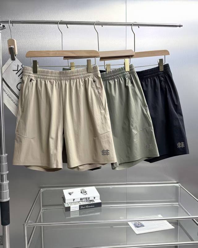 Kolon Summer Shorts are a classic and versatile outdoor shorts that are skin-fri