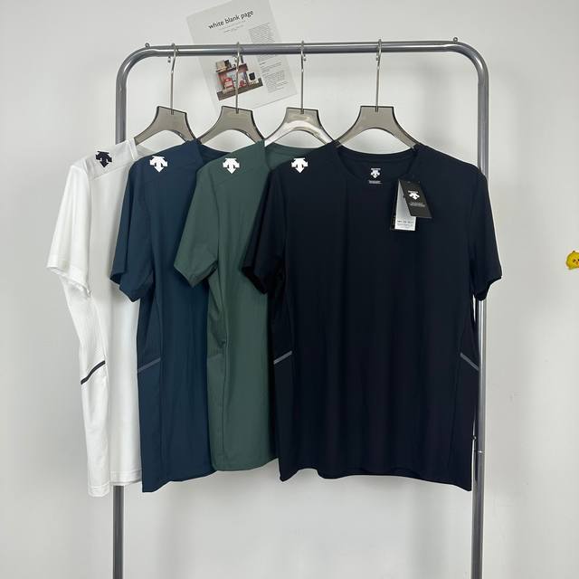 offers a Descente Ice Silk Quick-Drying T-shirt for men. This spring/summer, hig