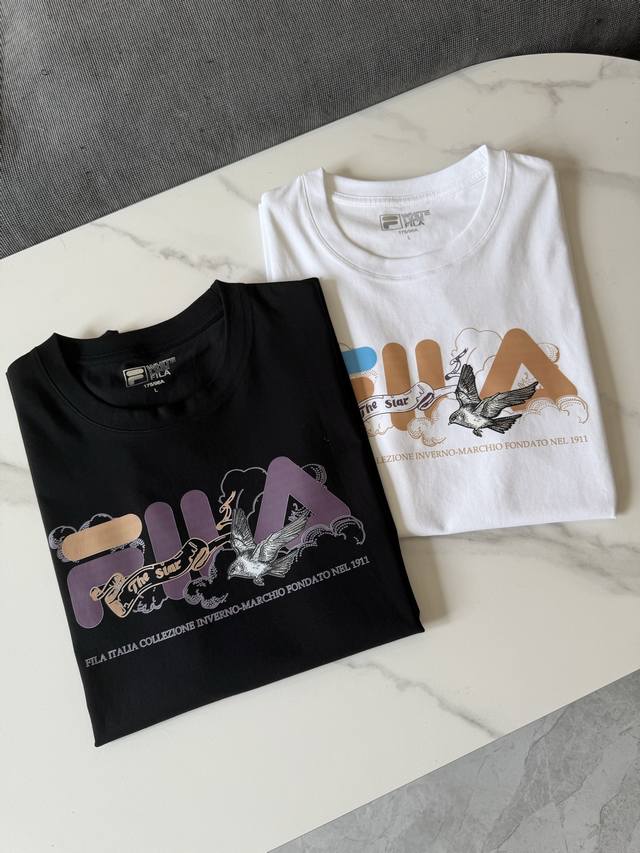 Fila's casual, breathable short-sleeved T-shirt is made from eco-friendly Sorona
