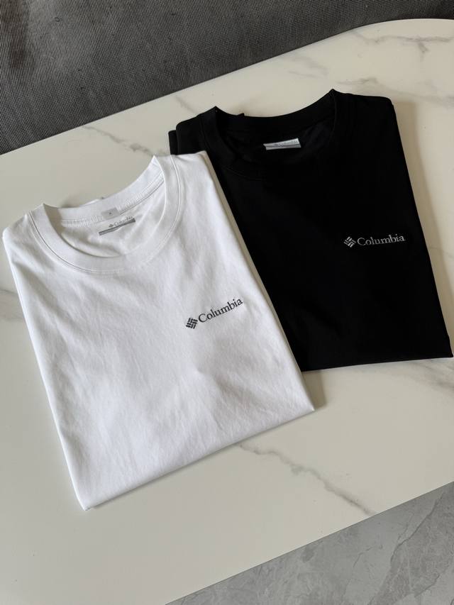 Columbia's stylish, comfortable, breathable outdoor short-sleeved T-shirt is uni