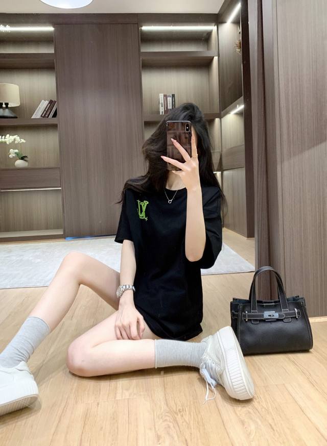 Benming Lv short-sleeved bragging: No matter what you wear, it is not possible t