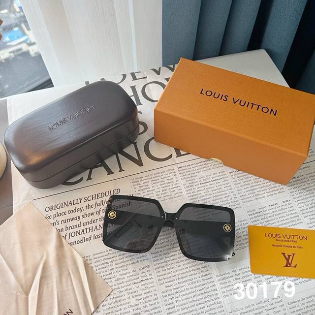 Lv30179 Women's Polarized Sunglasses Lv Women's Large Frame Sunglasses with Larg