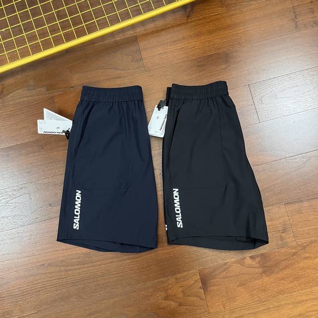 Carefully selected products! Salomon's new men's casual sports shorts! Classic a