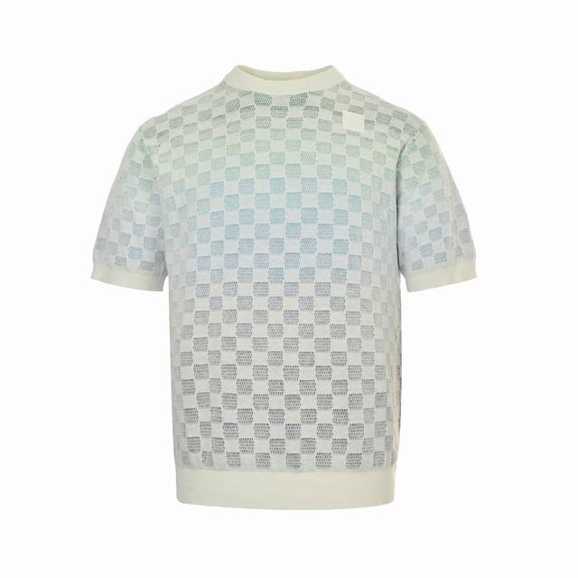 Louis Vuitton's checkerboard color gradient jacquard knit short-sleeved sweater