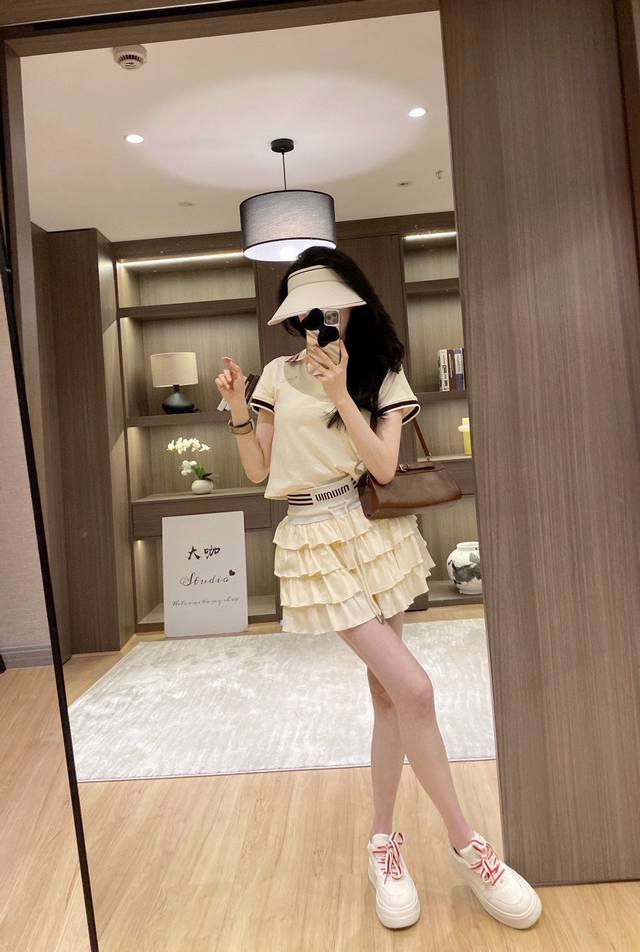 New Miumiu Miu Miu Korean sweet tennis style outfit ~ The milky suit has a loose