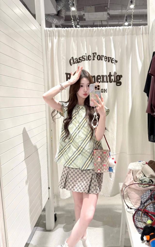 new suit Burberry green Bbr how good looking! ! Cute love, dopamine girl wear sm