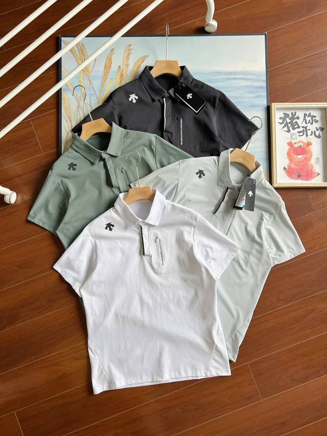 2025 Descente Tough Breathable Men's Short-Sleeved Polo Shirt with the brand log