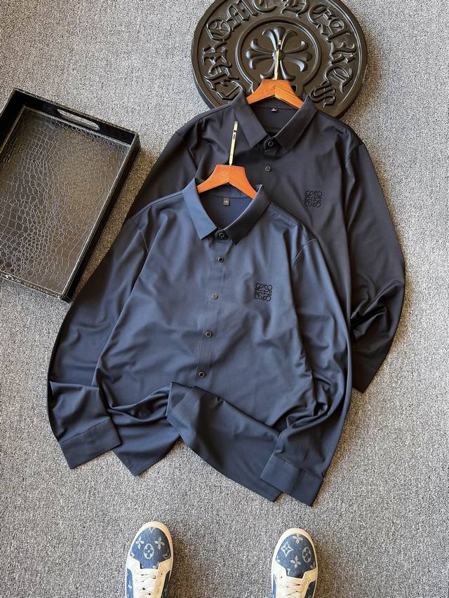 Top-tier luxury shirt! A hot seller! New seamless long-sleeved shirt from Loewe!