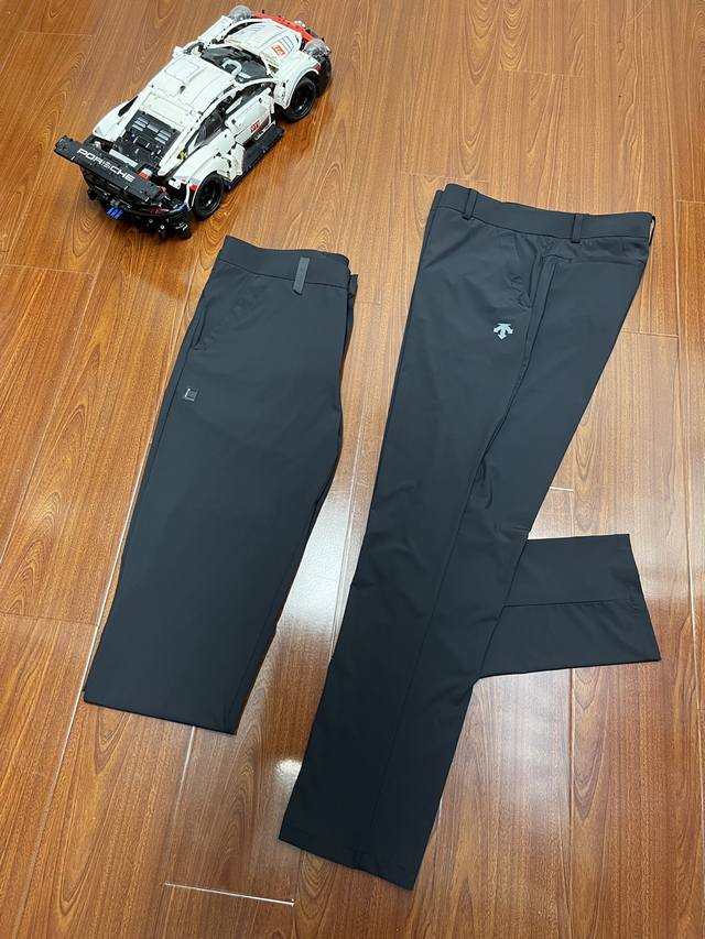 Descente Golf Pro Series Men's Trousers - Enjoy a refreshing summer swing. Origi