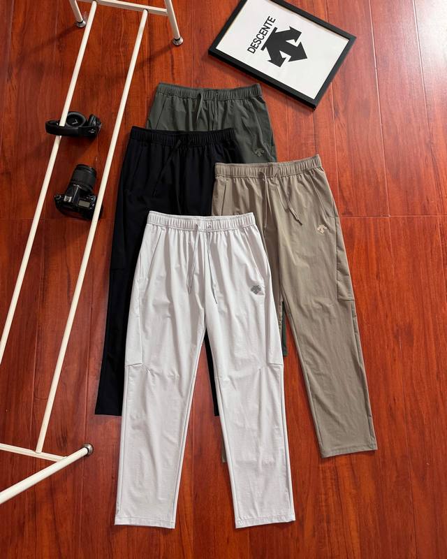 High-end Descente casual sun protection pants sports trousers. The fabric is com