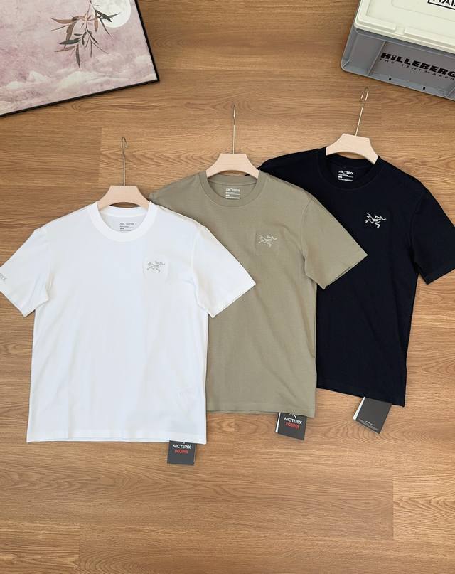 Arc'Teryx's new, stylish, and stylish crew-neck, laminated, ice-feel T-shirt is
