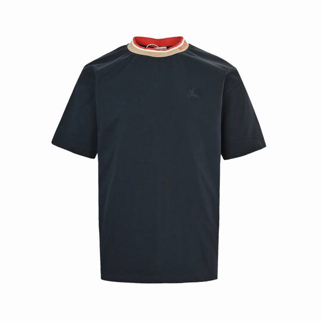 Burberry 25Ss short-sleeved shirt with jacquard lettering at the neckline. A mus