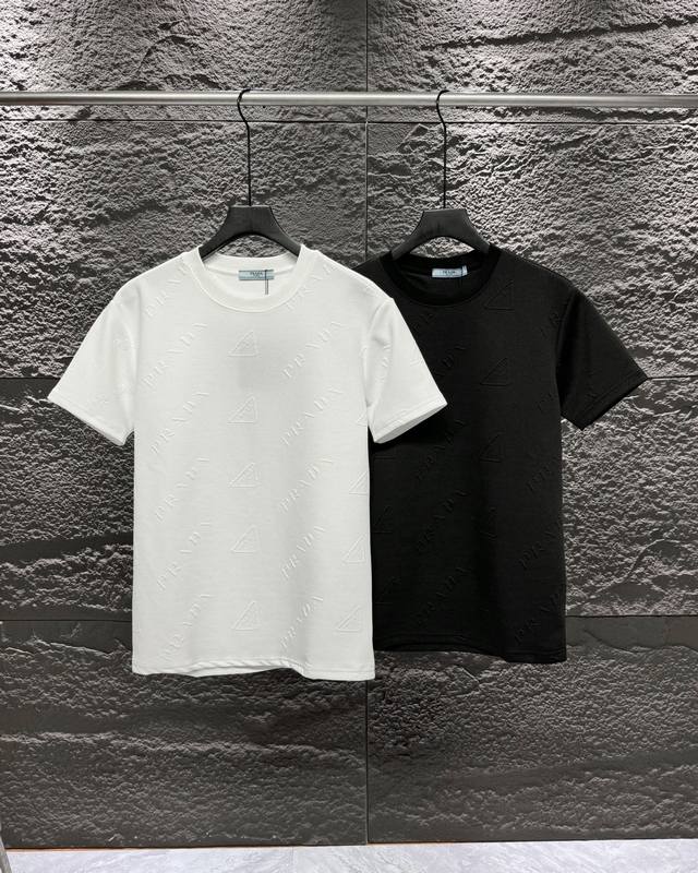 High-quality Prada 3D embossed jacquard T-shirt! Exclusive new product, high-end