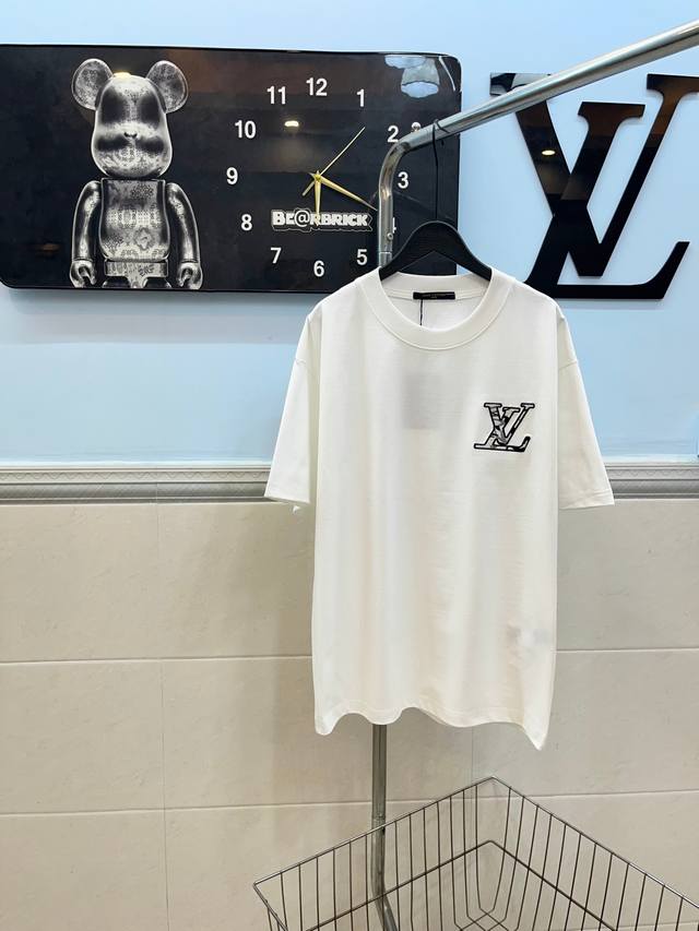 Style 162Louis Vuitton Lv exquisite embroidery round neck short sleeves made of