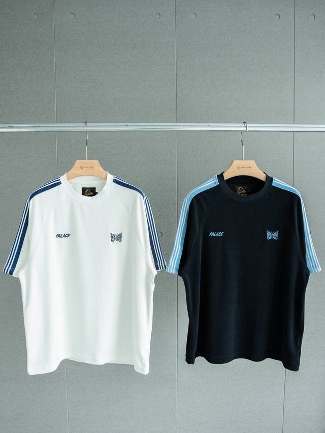 a top-tier Palace X Needles collaboration, featuring a short-sleeved T-shirt wit