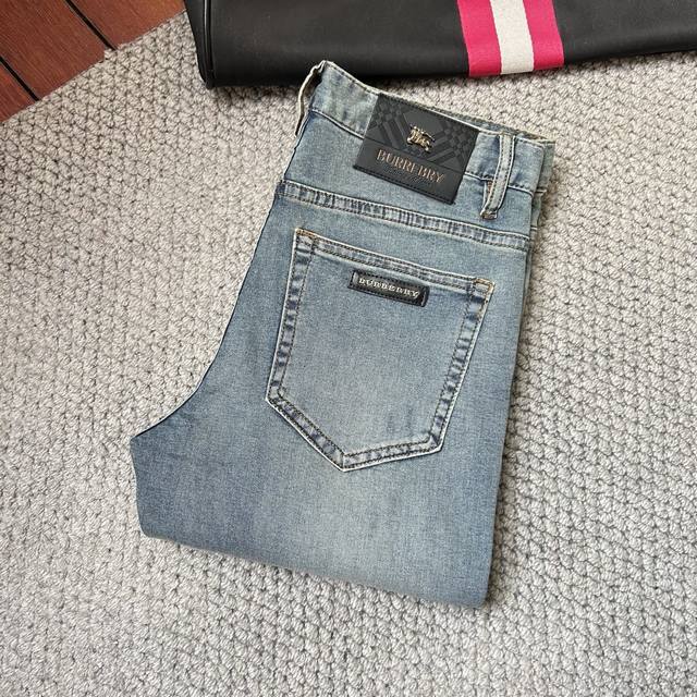 Babao's 2025 new hot-selling jeans are super customized. They feature the same c