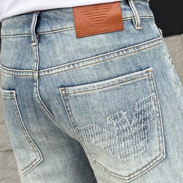 Armani 2025 Spring/Summer new men's jeans shorts. Made from imported denim, heav