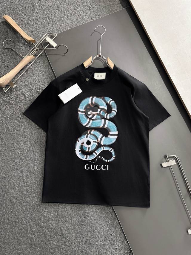Guc's latest spring/summer 2025Ss round-neck, fashionable short-sleeved T-shirt,