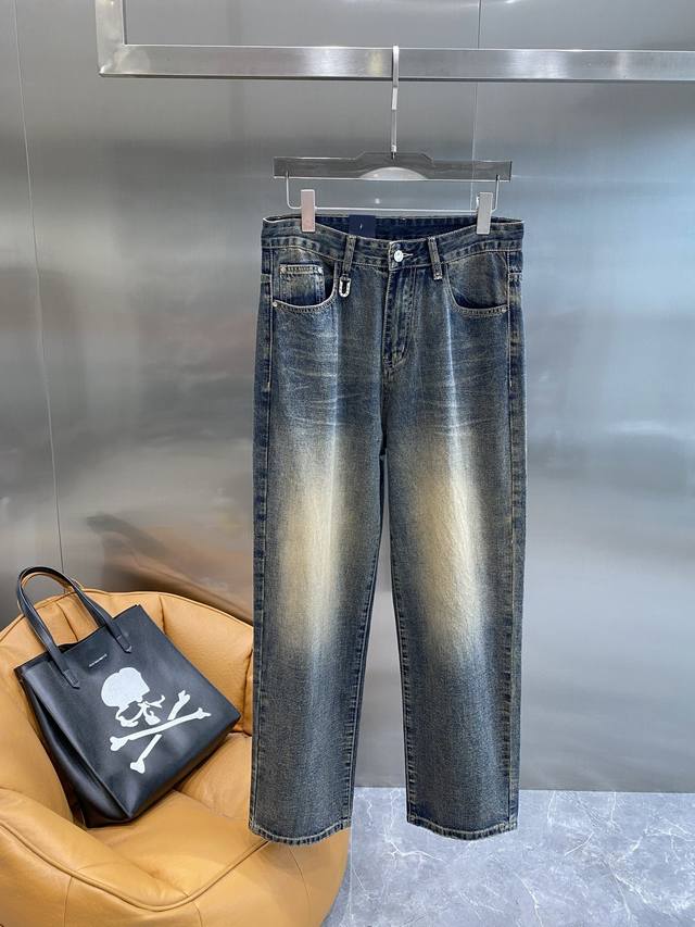 Donkey LV denim, a perfect fusion of retro and fashion. Classic denim blue, afte