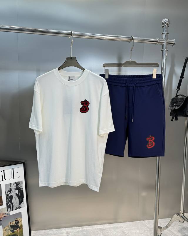 Burberry 25S shorts, new summer shorts. Pair with a T-shirt. Unisex style! Class